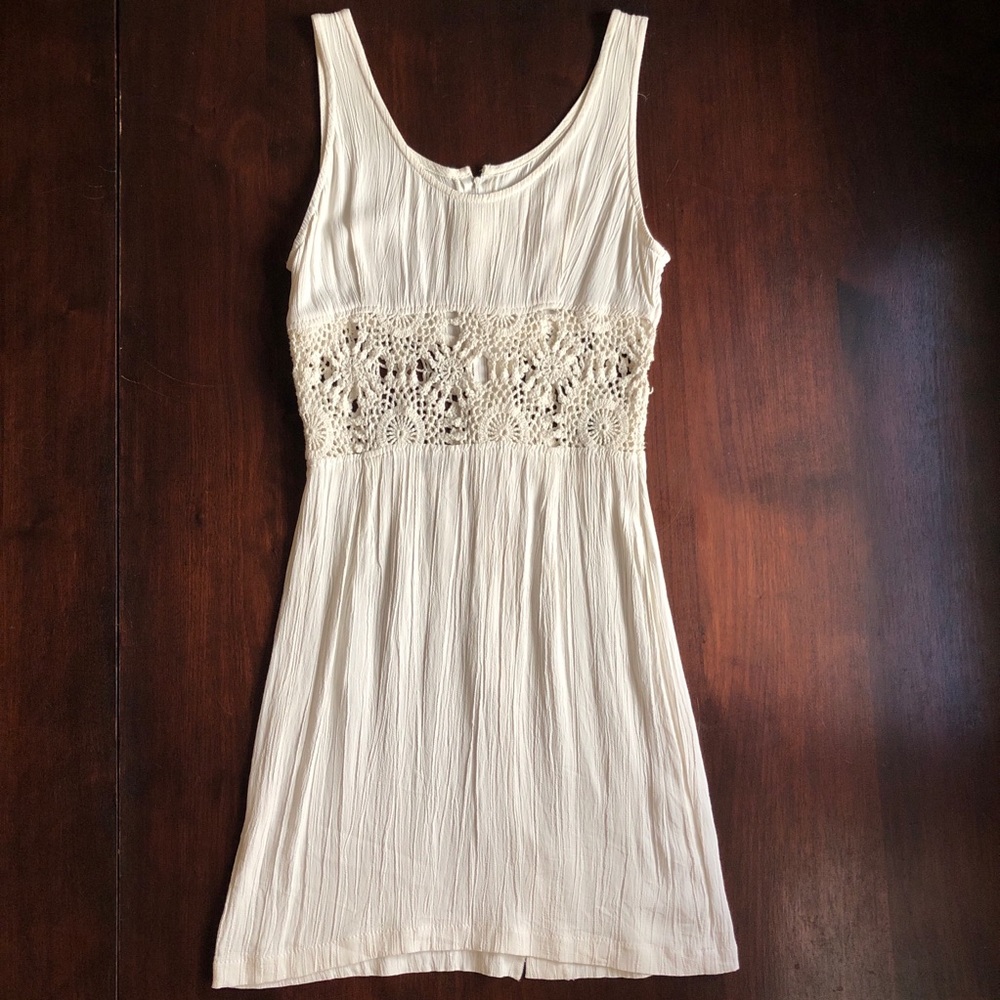 Adorable vintage white summer dress w/ crochet xs